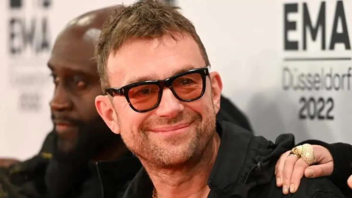 Is Damon Albarn Bisexual Troubled Life Of A Famous Singer